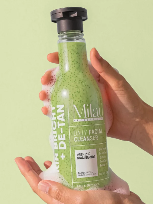 Milau niacinamide face wash in hand foam exfoliating brightening cleanser oil control skincare product